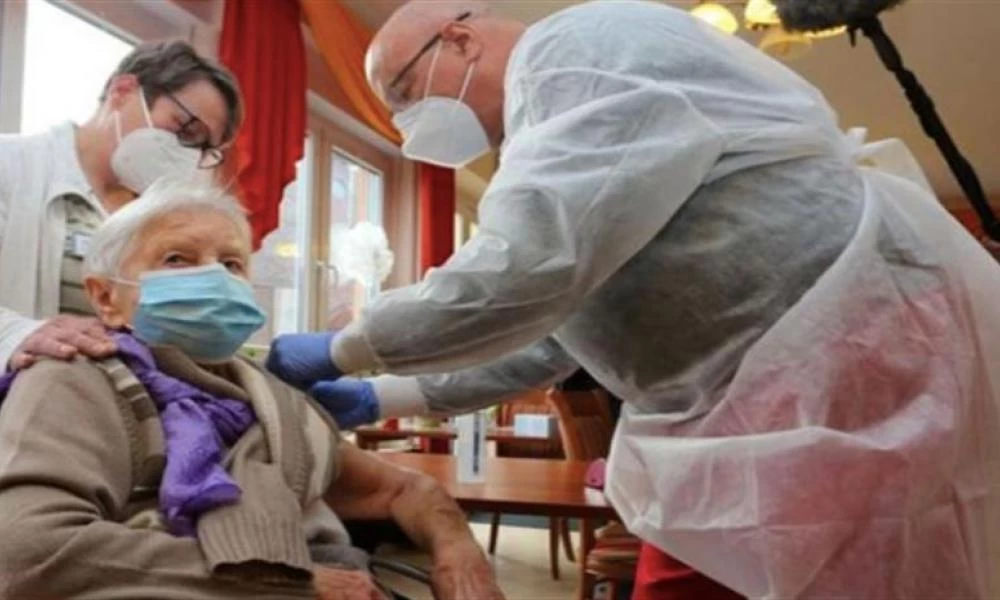 Νέα Υόρκη: Κατέρρευσε και πέθανε 70χρονος μετά τον εμβολιασμό για κορονοϊό